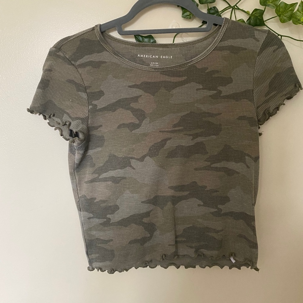 Cropped tee